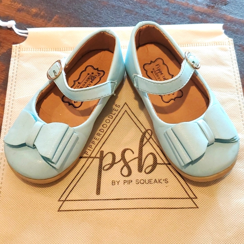 Pip Squeaks / Pipperdoodles Bow Shoes